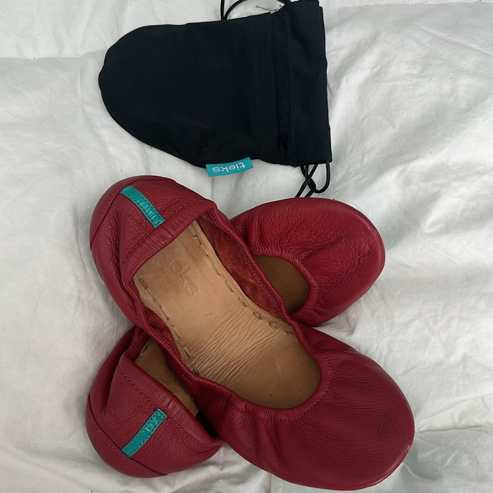 Tieks Maroon Leather Flats with Teal Sole and travel bag
Make an offer